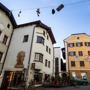 Montagu Innsbruck